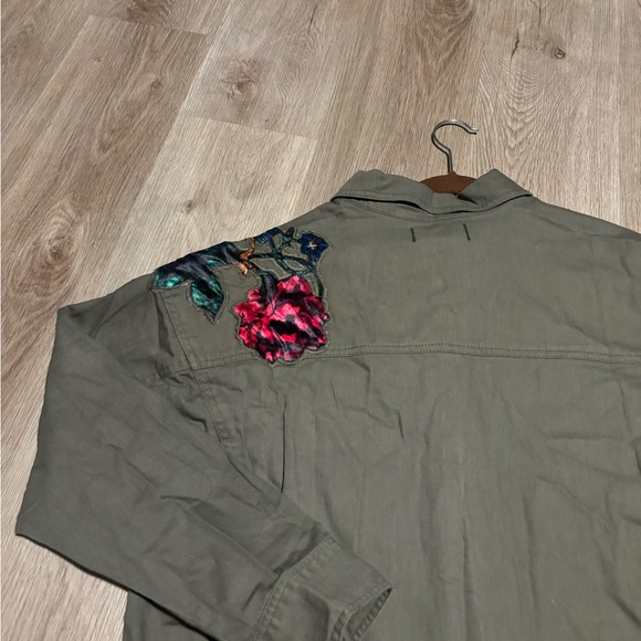 New We The Free by Free People Velvet Roses Green Utility Military Shirt Top - Picture 11 of 13